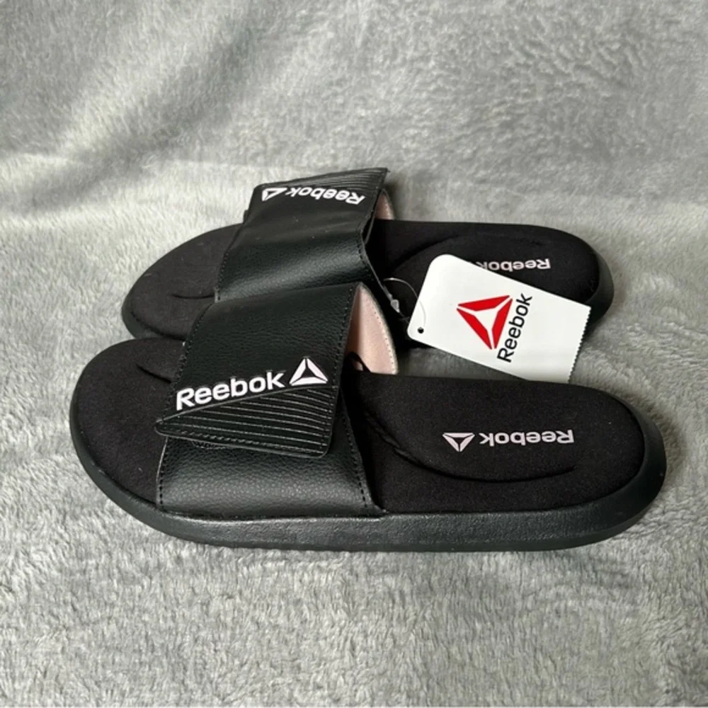 Reebok Slides Girls Size 4 Black‎ Slip On Sandals Memory Foam Lightweight…
